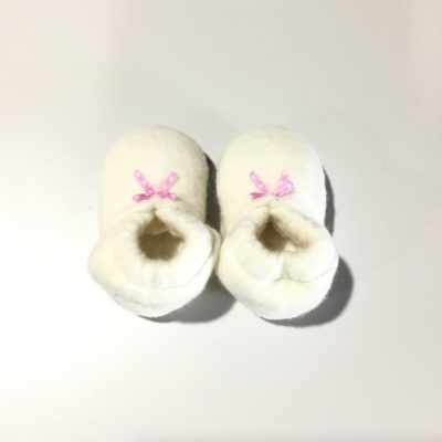 snuggly booties pibk bow