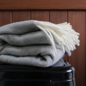 Herringbone wool throw soft grey - Ecowool